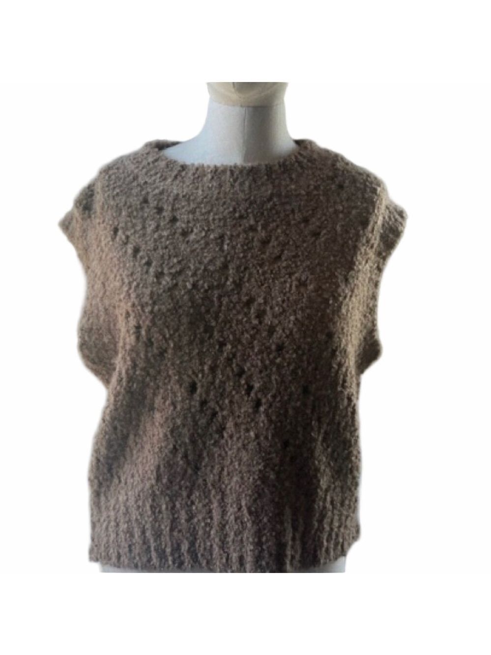 316.Sweater vest in taupe. Medium